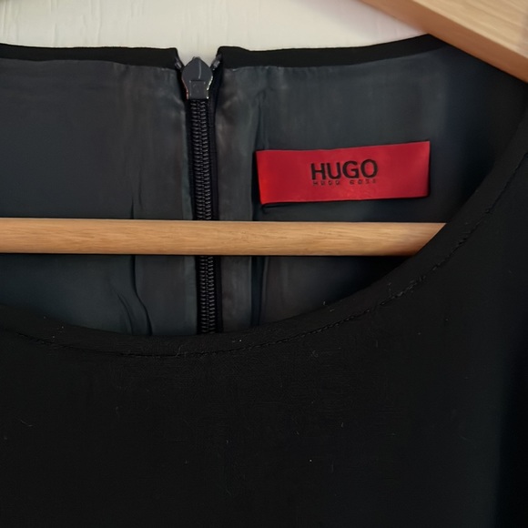 Classic Hugo Boss dress - Picture 2 of 3